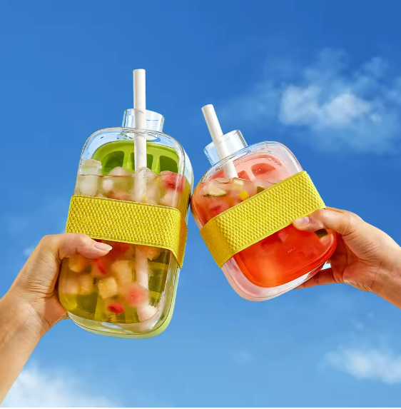 2-in-1 Silicone Ice Cube Mold With Lids Straw Outdoor Beverage Cup