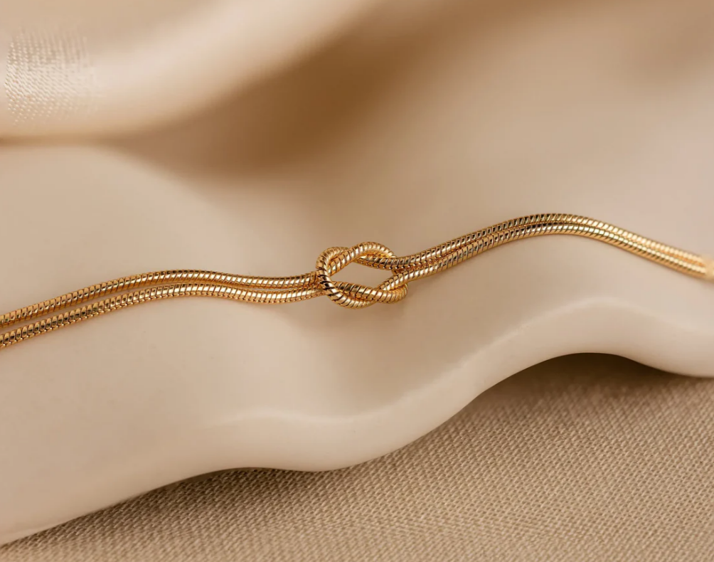 Forever Knot Bracelet 🎁